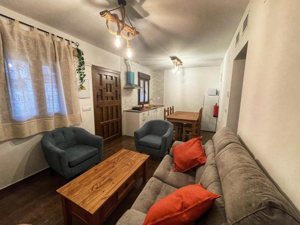 Apartamentos Dona Jimena Del Ambroz 4 Estrellas Complejo Unico En El Centro Del Pueblo - Piscina Ya Abierta Hervás Eksteriør bilde