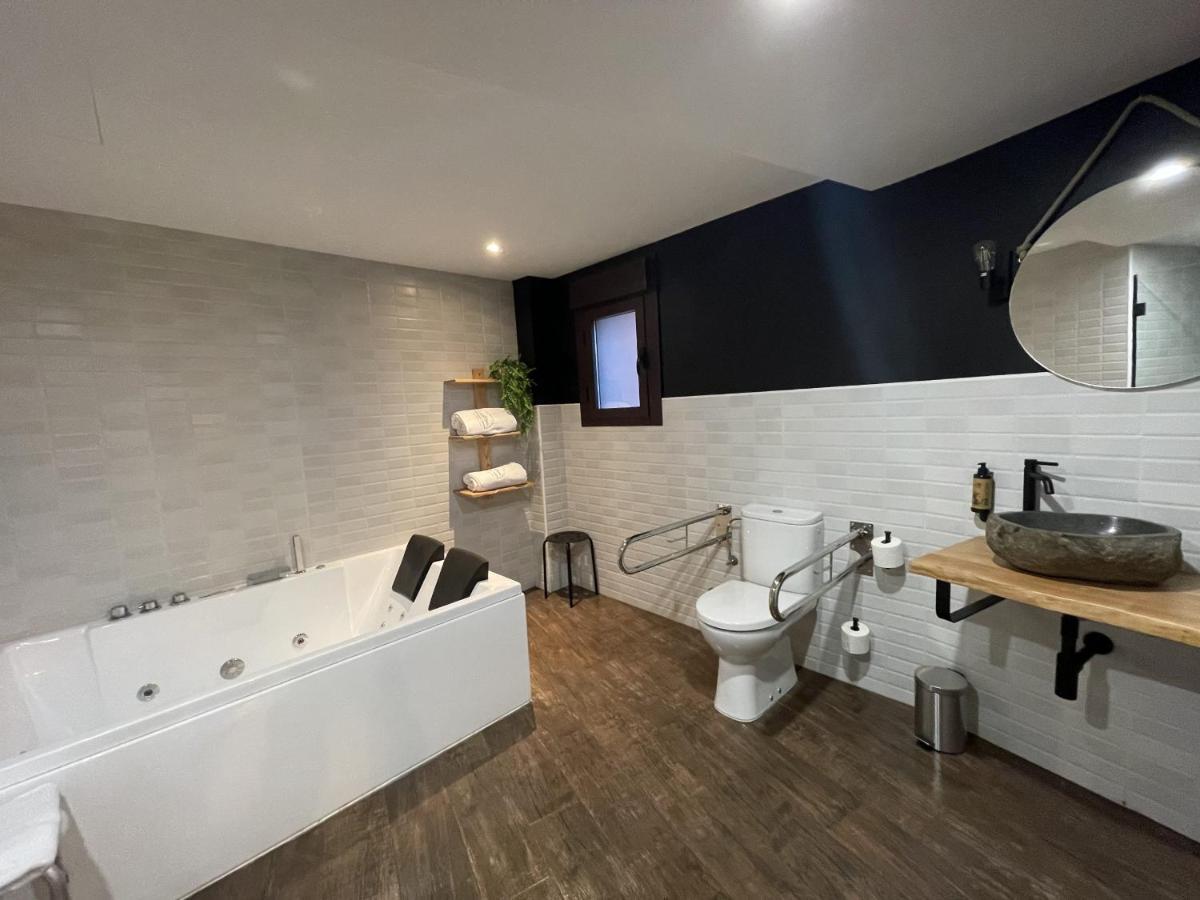Apartamentos Dona Jimena Del Ambroz 4 Estrellas Complejo Unico En El Centro Del Pueblo - Piscina Ya Abierta Hervás Eksteriør bilde
