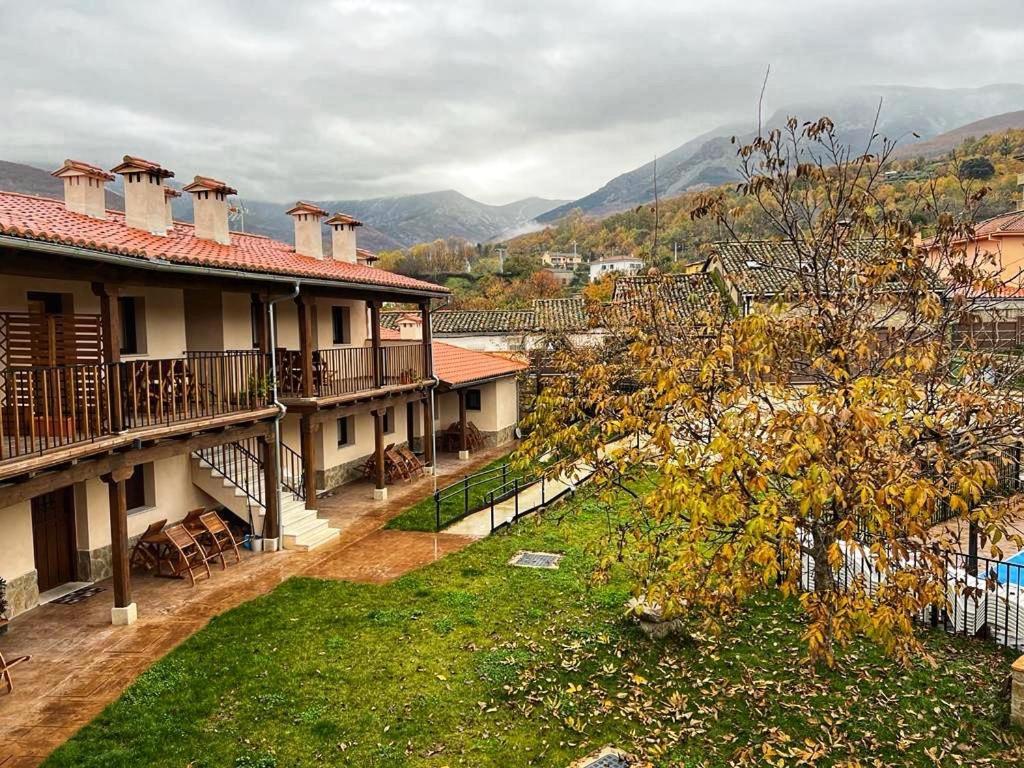 Apartamentos Dona Jimena Del Ambroz 4 Estrellas Complejo Unico En El Centro Del Pueblo - Piscina Ya Abierta Hervás Eksteriør bilde